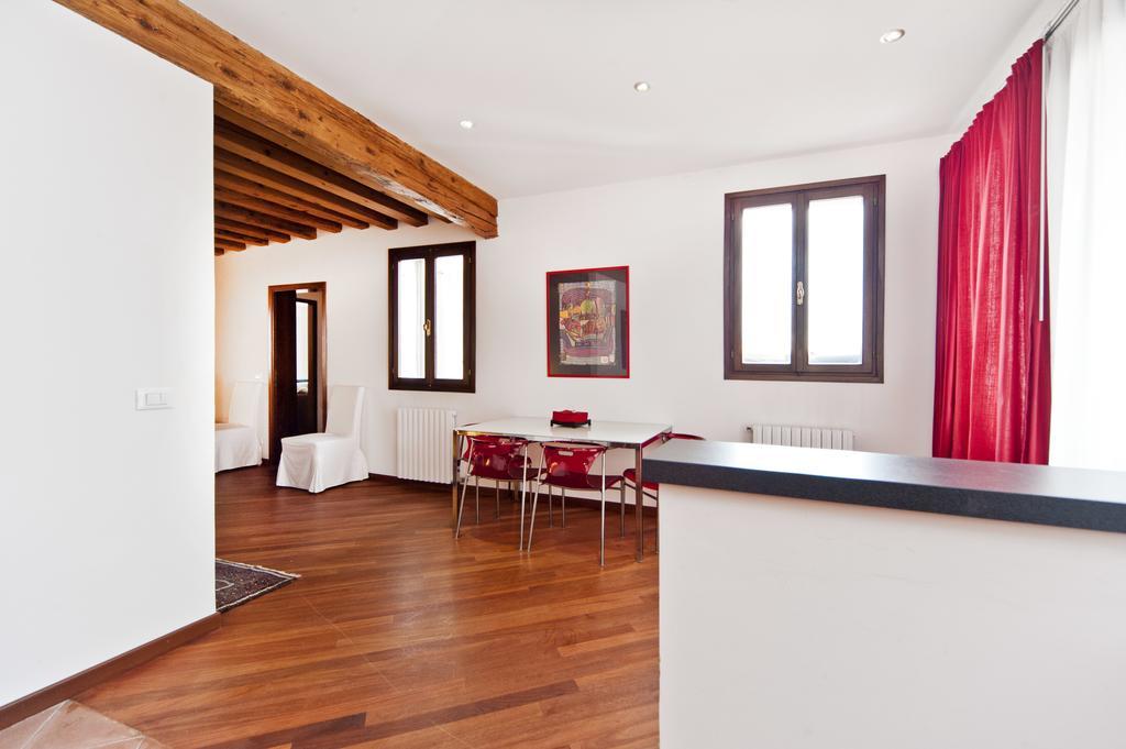 Elegant Terrace Apartment Near Piazza San Marco Last Floor No Lift Venice Room photo